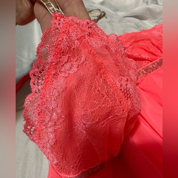 VICTORIA'S SECRET SEXY LITTLE THINGS VERY SEXY/FLIRTY &
FEMININE Coral/M… - Picture 13 of 17